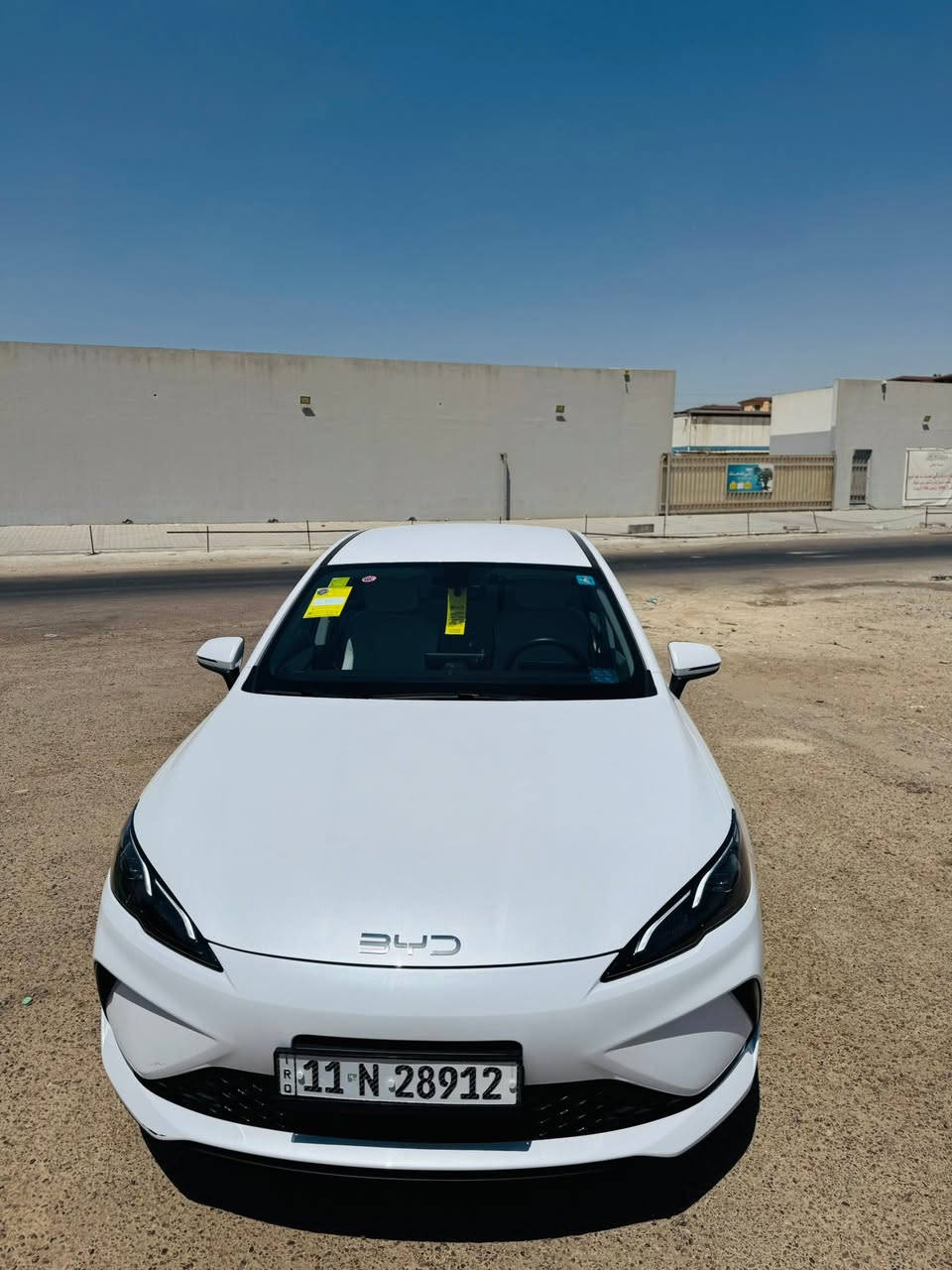 السلام عليكم
للبيع BYD SEAL 5 
زيرو (مسافة الترقيم فقط ) 
عليها لوحات وملصق كامله 
رقم بغداد 
داخل ابيض المرغوب 
كفاله عامه من الرصعه والخدش 
السونار مرفق بالصور 
مكان السياره بغداد السيديه
السعر ٢٠،٤٥٠،٠٠٠ دينار عراقي ( بيها مجال ان شاء الله ) 
للتواصل ***********
