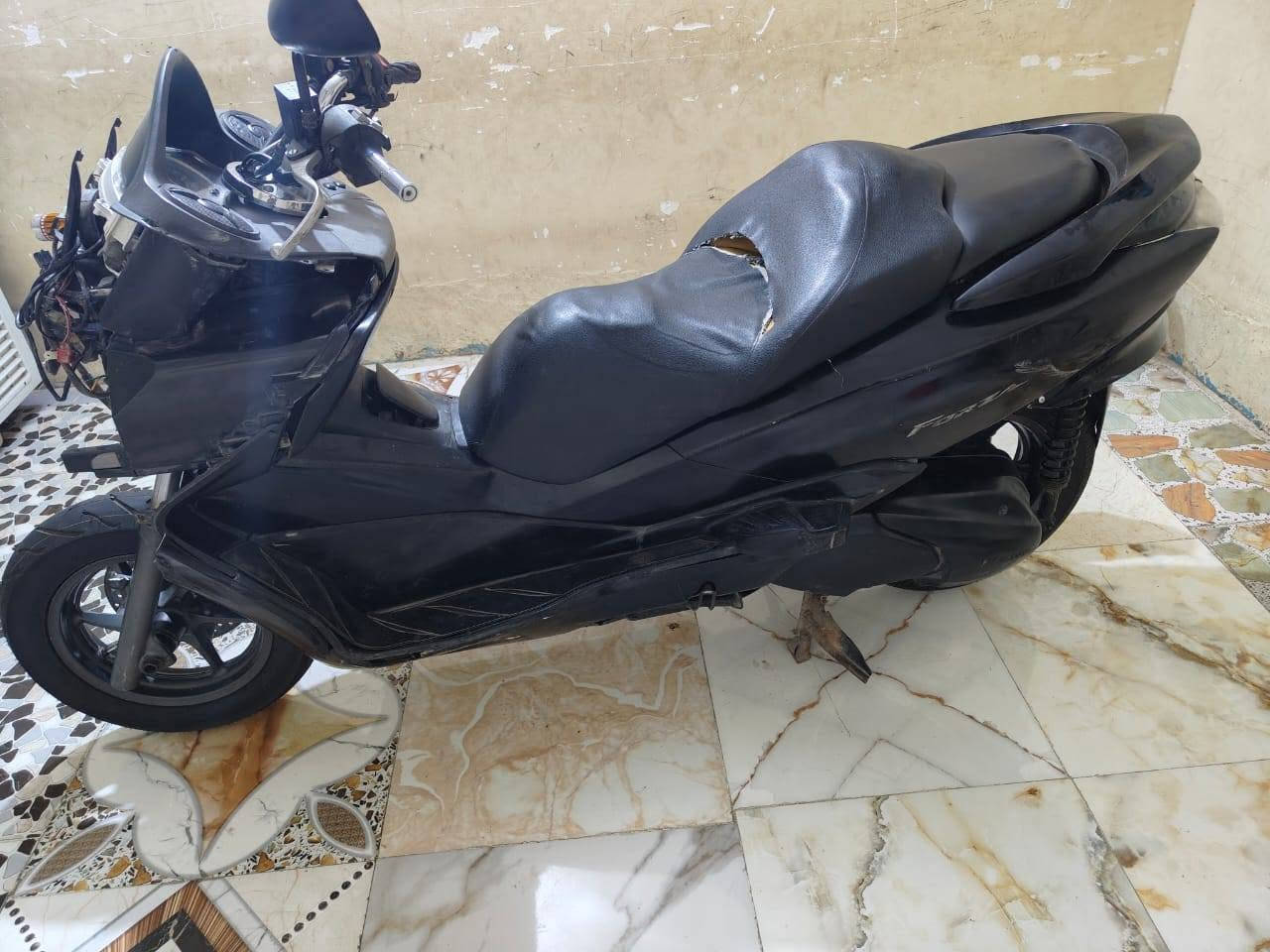 سلام عليكم فورزه 010 كوم حديد بيه حادث بس بجم حماوته تصعد/  سعر 400 بي مجال/واسط كوت حي الجهاد / اتصال  ***********...
