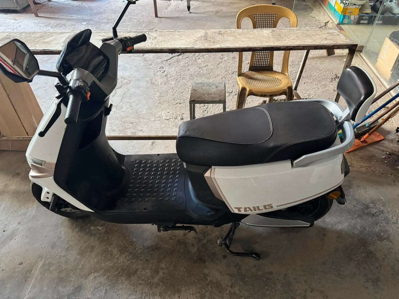 للبيع دراجه شحن TAILG
بطاريات صر تقريباً 3اسابيع من بدلتهن جدد
6بطاريات سرعه 60كم الشاحنه اصليه بالحر بالبرد بالمي دراجه خير من الله كل سنه ونص سنه بطاريات فقط 
السعر 650الف 
العنوان بغداد 
للاستفسار:***********
