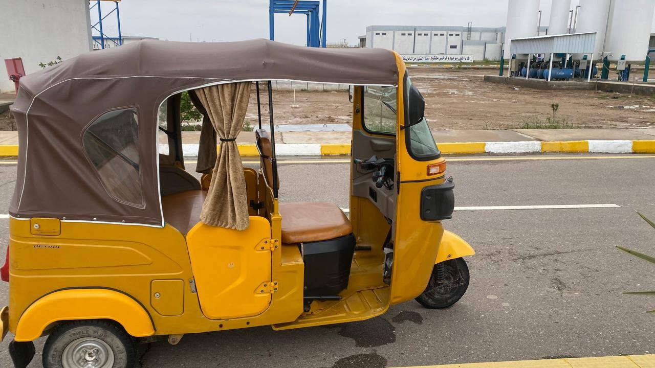 تكتك لبيع 21 اوراق شاكر لونين مفتوحه وكشره نضيفه العماره حي العسكري مكلف بنشر لا تراسل ***********
