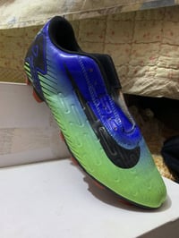 أحذية • فيتنامي • مستعملة