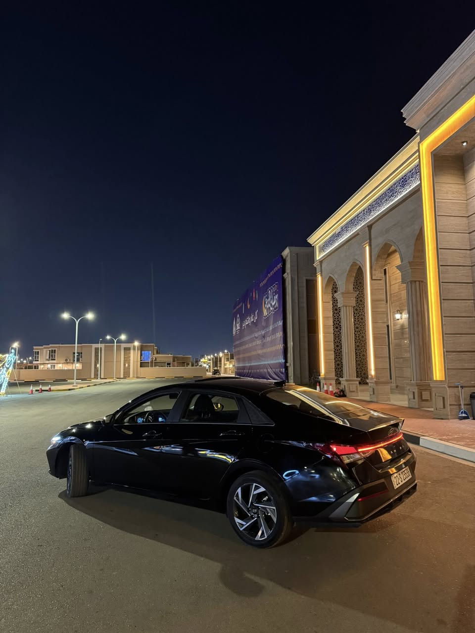 السلام عليكم 
النترا مديل 2025 وارد امريكي رقم اربيل (22) فول مواصفات للأخير  فتحه تشغيل عن بعد بكلايت خلفي رياضي متصل  شاشه دجتل كاربلاي كامره دواره سايد بريك دكمه كهربائي لد عل دشبول وبعد بيها هواي مواصفات .
مكينه 2000 دوش المرغوب .
السياره صايره بيها صبغ بقبق الجنطه فقط جوه الكتابه مال النترا يعني وبع قطعه فقط ضررها ضربه خفيفه كلش من امريكا باقي البدي مكفول كفاله عامه.
بدون ايرباك بدون دواخل كلشي بيها بلادي 
مكينه كير حداده تايرات كله مكفول وجاهزه من كلشي ما بيها نقص برغي .
السعره 168$ وبيها مجال عنوان البصرة الجنينة 
تلفون ***********
