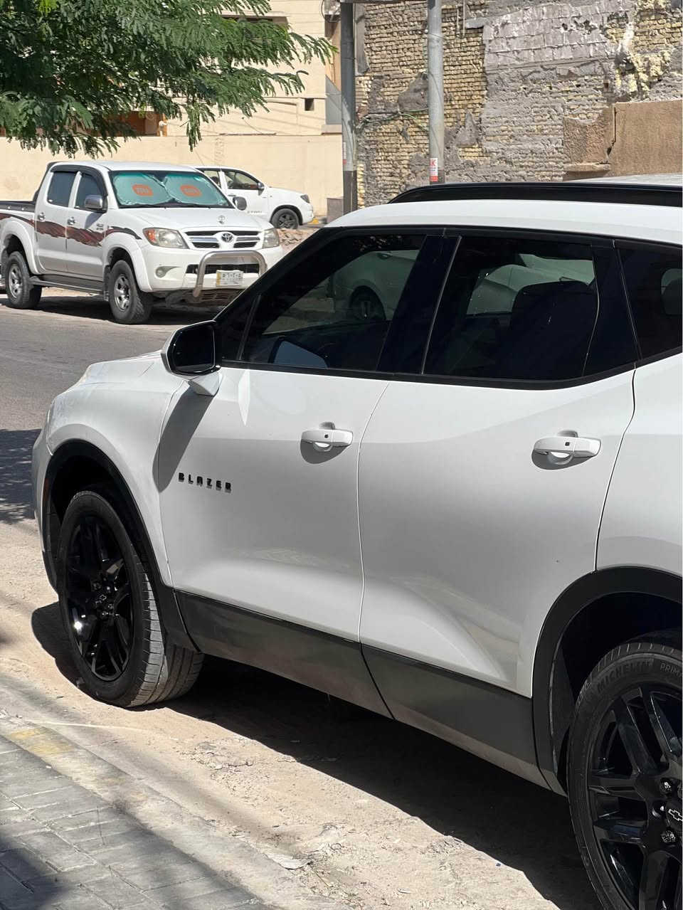 السلام عليكم بلايزر 2024
بلاك توب 2LT 
حادث جاملغ وبنيد  بدون رقم تترقم جميع محافضات 
موصفات نص فول 
ماشيه ١٨ ميل 
تيربو 
*********** البصرة, العراق
