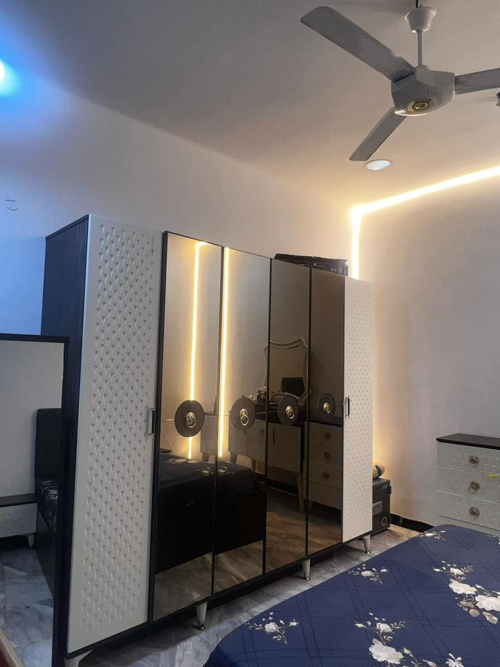 اثاث للبيع
غرفه نفر ٣قطع مع سرير مخزن دوشمه تركي🛏️
       غرفه تركيه ٨قطع. غرفه تركيه ١١قطعه 🛌
تخم تركي سرير ٨مقاعد🛋️🪑
تخم  زان مصري ١٠مقاعد🛋️🪑 
للاستفسار على هذا الرقم 
***********
