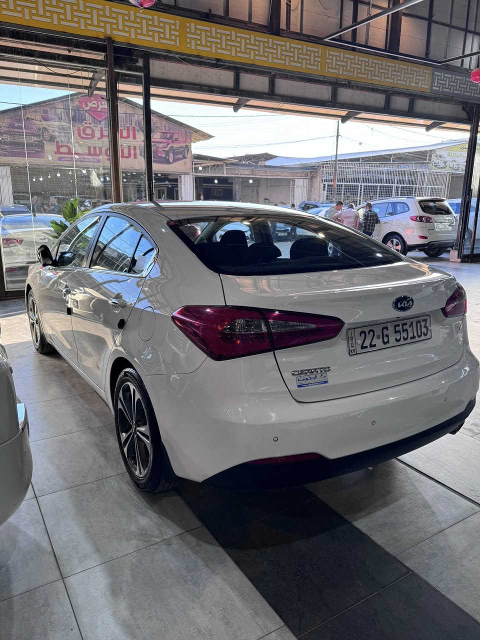 كيا سيراتو 2016بدون ضرر فقط صبغ بكد الكف بالدوسه 
مواصفات تبريد خلفي 
ه ويل كب اسود 
مري شفط 
مري شفط 
حساس امامي خلفي 
لايت لد وبك لايت دايوت 
رقم وهزه وسنويه كلو جديد 
بطاقه وقوديه ورقي 
سياره جاهزه من كل شي 
للتواصل عبر الصفحه او ***********
