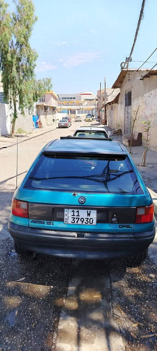 السلام عليكم سيارة استرا للبيع موديل 92 محرك 16كير عادي كير مكينه بشرط جديد طخم امامي وخلفي جديد باتري جديد ستيرن باور فتحه سقف رقم بغداد مشروع وطني شرط التحويل عنوان السياره موصل جانب الايمن السعر على الرقم (***********)
