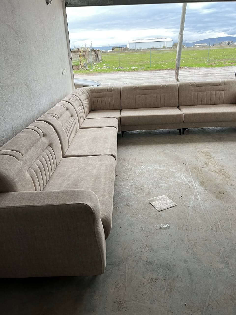 تاقم L ١٠  نەفەری تازەیە دەستی دوو نیە

تەنها لە مەخزەن دانراوە کامل مەوادی ئەسڵیە 
 
نرخی ٥٨٠ هەزار 

***********
لە جوارقورنەیە.
