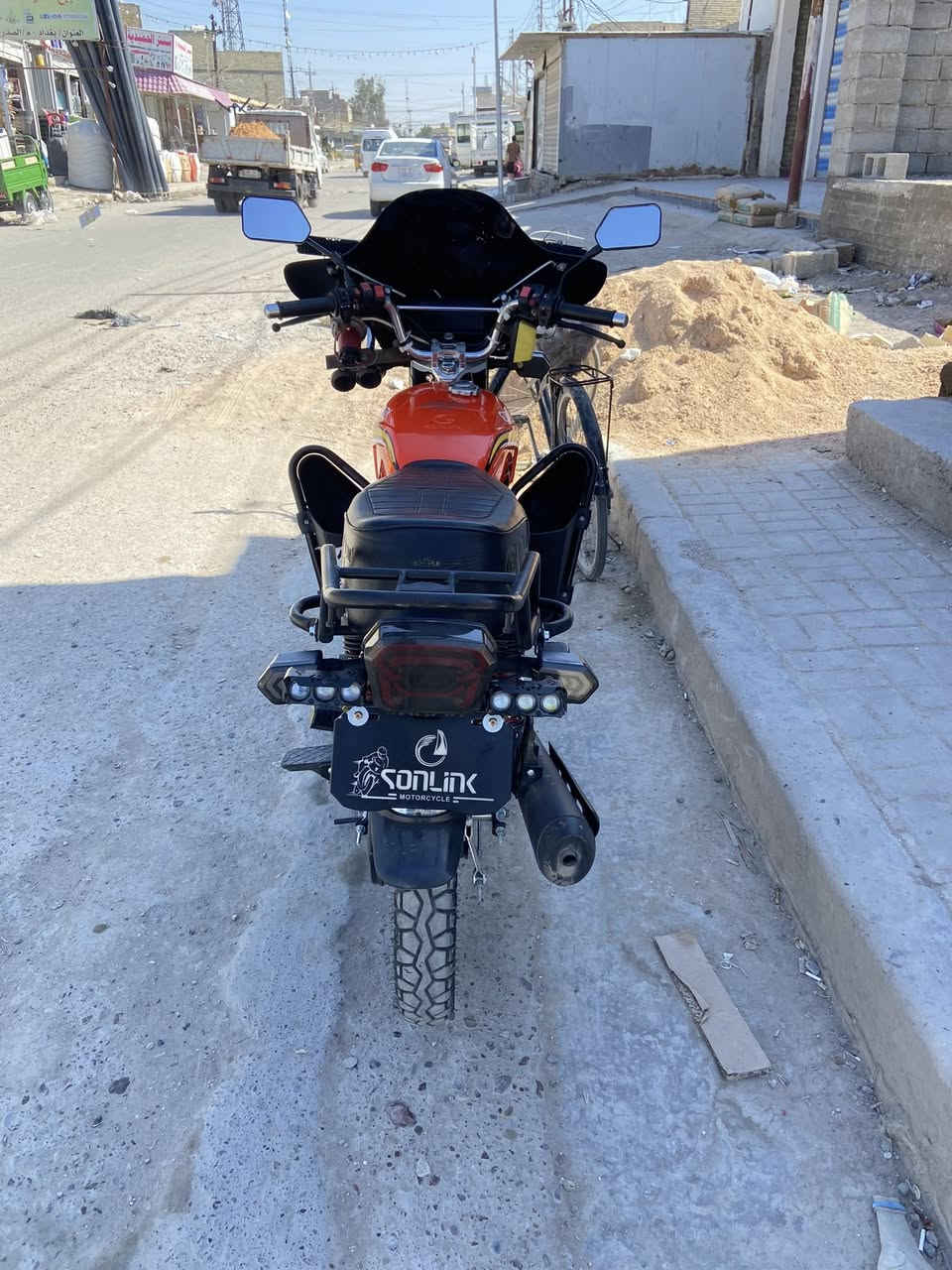 سلام عليكم حبايبي دراجه للبيع ضاغطة وزنجيل 
دراجه ايراني سولنك 2025 مكفولة كفالة عامة 
محرك 200 ضاغطه وزنجيل ماشيه (4 الف كيلو )فقط
اوراق ب اسمي شهر ل6 منزلها مبيها كمرك ،مجنبزه فول
عليها اضافات 
1. هورن ميلاد مال تريله +دكمه تحويله 
2. هورن سيدان +هورنها البلادي
3. كلوبات زنون امامي عدد 2
4. كلوبات رماش وثابت عدد 2
5. بلاجكتور  زنون امامي 5 عدسه عدد 2
6. بلاجكتور خلفي 3 عدسات عدد2
7. جامة اماميه سوده
8. درع للرجل ابو الجيوب
9. امبي ثري ابو لنشره 
10. سويجات 2+ بصمات2
مكاني بغداد مدينة الصدر 
🔺ابيع فقط مع الغراض  
السعر1200 (مليون وميتين)وبيه ومجال قليل
حبايبي الما يعجبه السعر لا يعلق فدوا 
الرقم *********** واتساب فقط بيه
