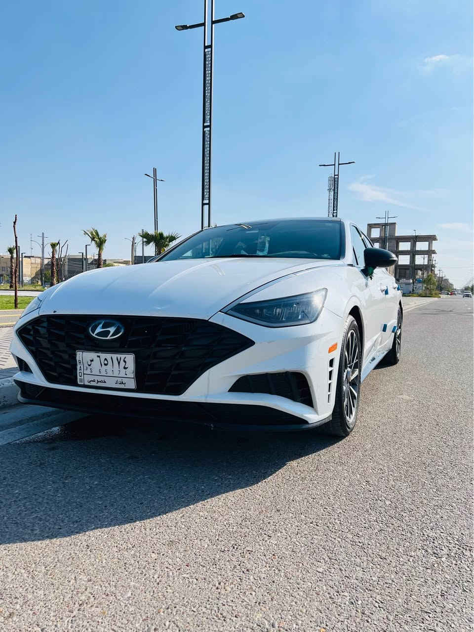 ‏سلام عليكم سوناتا 2021 لون أبيض صدفي سيارة حلوة وجديدة رقم بغداد معوقين السنة الجاية أصير حرة عندي وكالة عامة يعني أنا احول لك مكان السيارة بصره معقل سيارة فول مواصفات سوناتا موجود بل منشور الضربة بس باب ضربة أمريكا موجودة صور داخل منشور السيارة فوق مواصفات السعر 165 رقم الهاتف *********** ￼ البصرة, العراق
