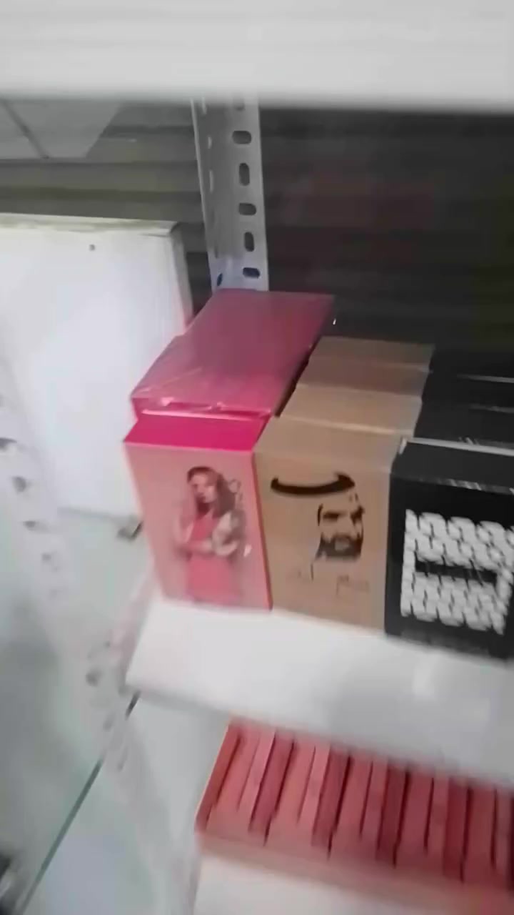 عطور منوعة 
عطر صغير 
عطر جيب
عطر + لوشن 
سعر القطعة الف دينار


**إذا كنت صاحب هذا الإعلان وتريد حذفه لأي سبب، رجاءا أرسل رسالة إلى الدعم الفني**