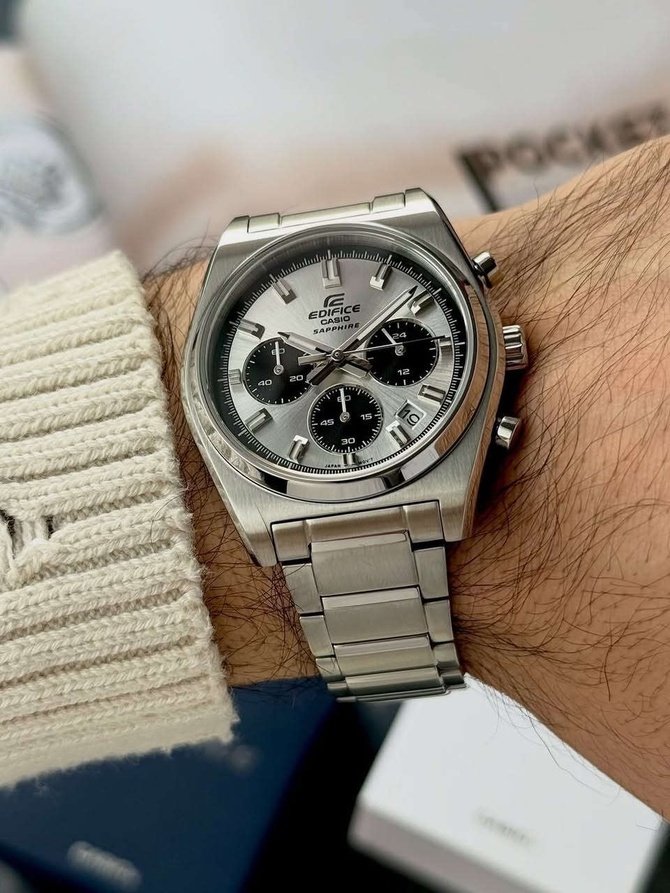 بسمِ الله ، والصَّلاة والسَّلامِ عَلَىٰ رَسُولِ اللهِ  ﷺ.🌿
#مــزاااااد
ساعة #كَاسيو ادفايس الأصلية ✅
قطعة منتقاة بعناية فائقة ، تتمتع بالمتانة والتصميم الأنيق الفاخر، 
ساعة كرونوغراف كوارتز رجالية من الفولاذ المقاوم للصدأ، بـ مينة مميزة ، بـ قطر مميز 40 مل، للكَجوال والرسمي رجالية✅

⬅️ رتيل الساعة في الوكالة يتعدا ≈ 200$

#المزاد #عرض و #سوم و #طلب وآمر البيع طيب بأذن الله تعالىٰ 🤲

#يبدأ المزاد من 10$ والرفعة أقل شيء 10 $ والتوفيق من الله للجميع 🤲🌸

 والسوم بالدولار$

#يبدأ من الآن و #ينتهي يوم غدٍ إن شاء الله الساعة الواحدة والنصف مساءً 

 ☑️ للأعتماد أولاً : أرسال العنوان الكامل ورقم التلفون .

والتوفيق من الله للجميع 🤲

🔹🇯🇵 CASIO EDIFCE  🇯🇵 🔹
🔴 المواصفات :
▫️ كاسيو ادفايس ، ساعة رجال كرونوغراف تناظرية، EFB-730D-7AV
▫️الحركة كوارتز ياباني
▫️مقاومة للماء حتى عمق 10 بار 💦
▫️العمر الأفتراضي للبطارية 3 سنوات تقريباً

▫️وظيفة الكرونوغراف
▫️ومؤقتات ساعة توقيت / كرونوغراف - 1/1 ثانية، ساعة واحدة - الوقت المنقضي - أوقات الأجزاء - وقتان للوصول
▫️منفذ تاريخ شهري 
▫️الساعة بالكامل من الستانلس الستيل المقاوم للصدأ 
▫️عقارات مضيئة في الظلام 
▫️القطر 40 ملم

🔹الحاله جديد لك 😍
وتكدرون تبحثون على تفاصيلها أكثر  🌹
 
🔸كاملة المرفقات،. تأتي مع العلبة الاصلية ، الكتلوك والضمان ✅ .. 

🚖 يوجد توصيل الى جميع محافظات عراقنا الحبيب 🚖


**إذا كنت صاحب هذا الإعلان وتريد حذفه لأي سبب، رجاءا أرسل رسالة إلى الدعم الفني**