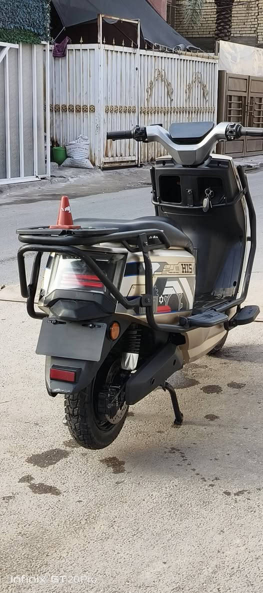 سلام عليكم دراج شحن مكفولة عوزه بس بطاريات سأله 60 يوم ما نزاله من رمبه ***********  السعر ٥٥٠وبيه مجالي قليل
