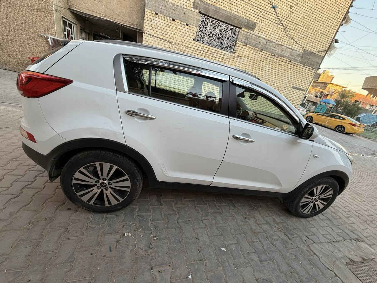 كيا سبورتج 2015 خليجي بدون صبغ
ماشيه 115 الف كيلو
سيارة مكفوله فقط بارد بسيط بچاملغ خلفي 
ويل كب كامره خلفيه مرايه ذكيه 
جلد
كفاله عامه 
محرك 2000 
رقم جديد 
باسمي سيارة 
سعرها 158ورقه 
رقمي :
***********
