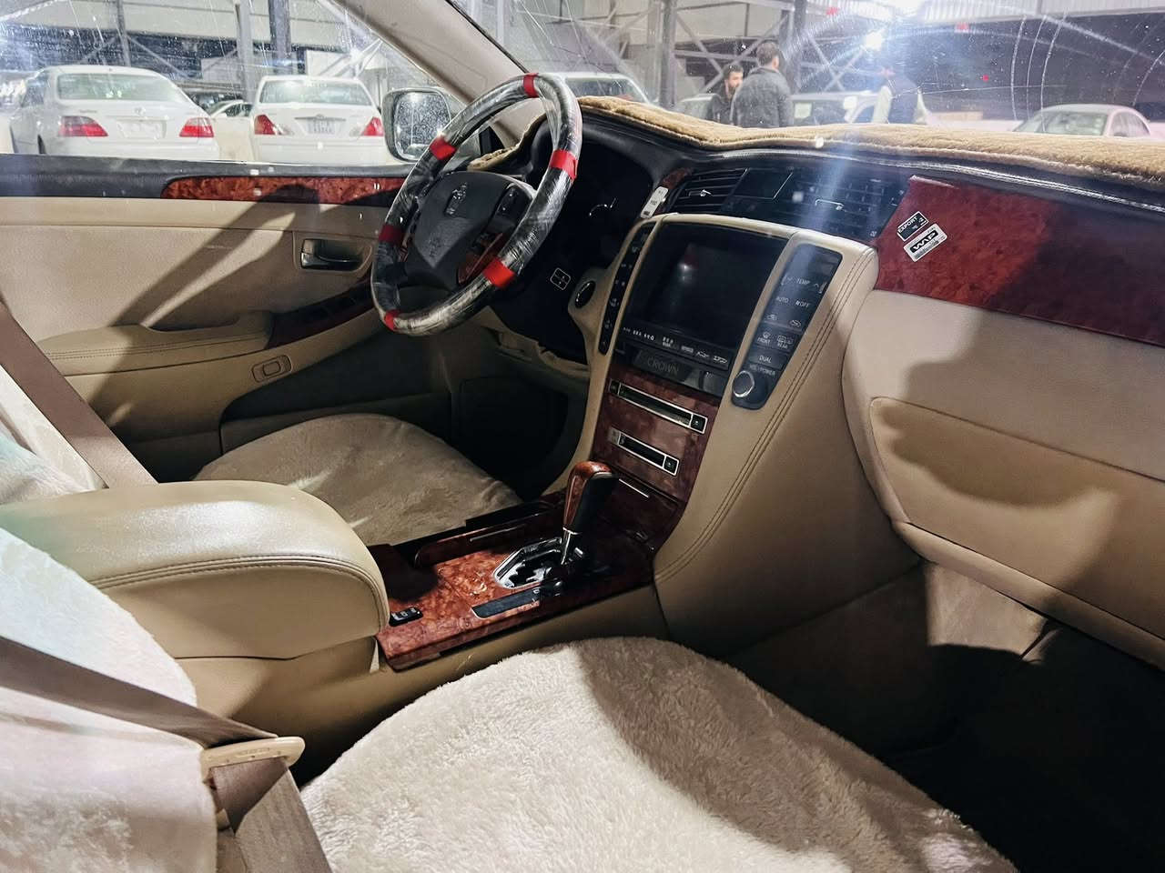 2005 موس گەورە بە گەورە ناوزەر بئ بۆیاخ سەقفەکەی بەقەدەر ناو لە پئ بۆیاخی هەیە 57مەعمەلەشی تیایە
***********
***********
