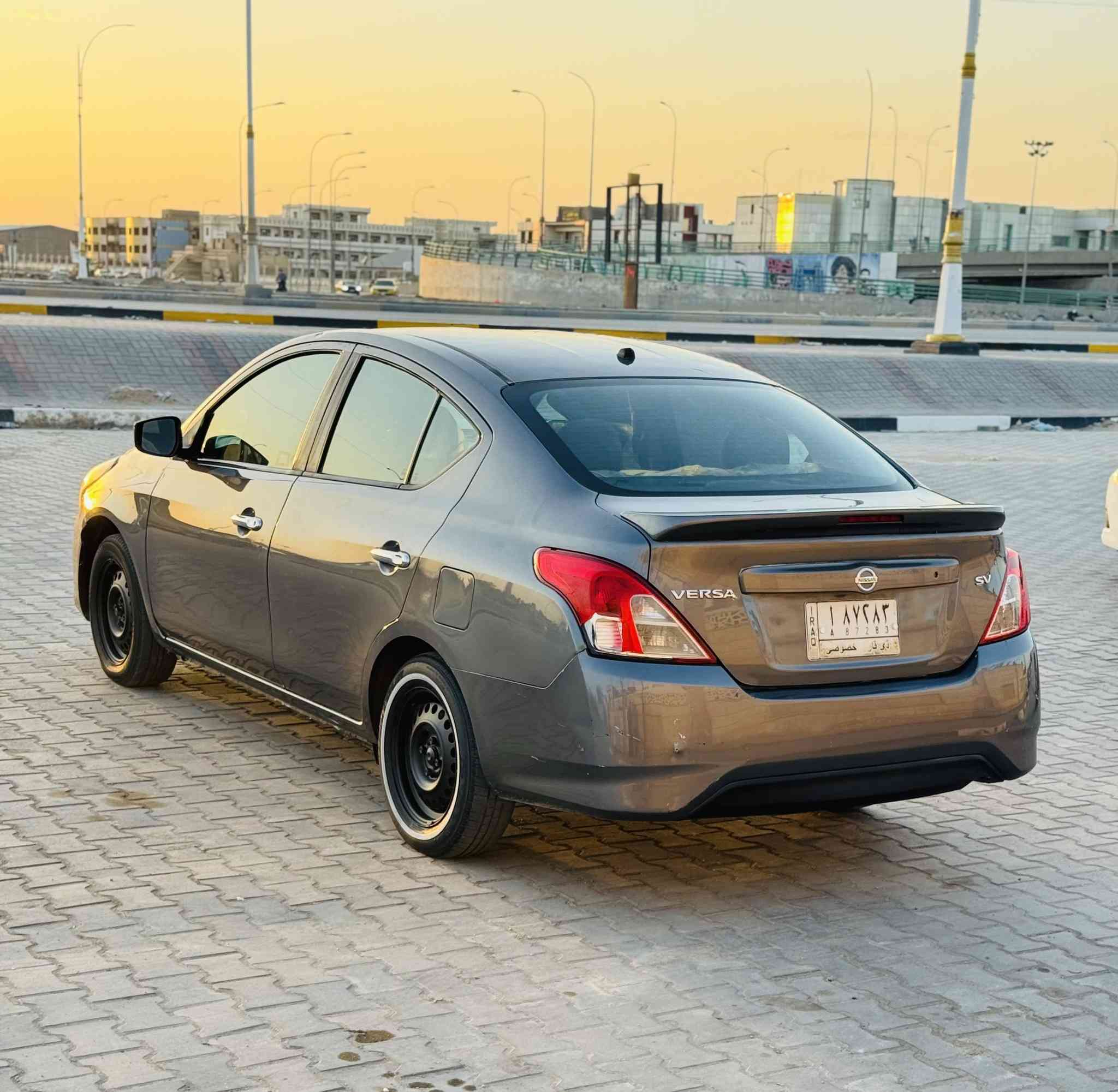 السلام عليكم
للبيع نيسان فيرسا وارد 2018 خصوصي رقم ذي قار
السياره بيها رش جاملغ امامي فقط والباقي كفاله 
كير محرك حدادية كلها كفاله السياره جديده حيل وجاهزه السعر 87 وبيها مجال قليل لشراي العنوان السماوه مركز لتواصل ***********
