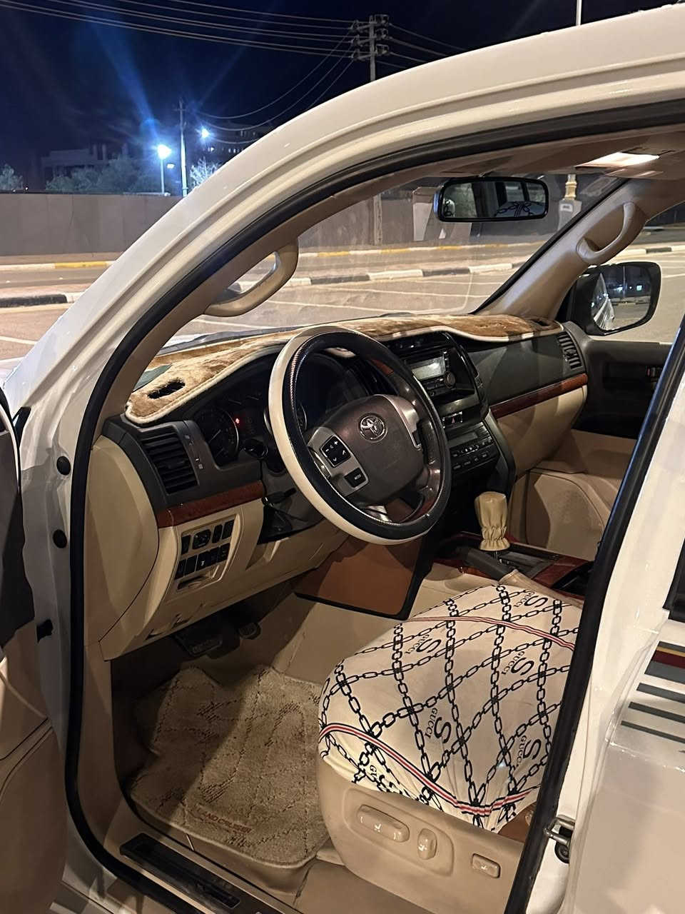 السلام عليكم لاندكروز ٢٠١٣  ابريم اصل ماشيه ١٠٧فول كفاله عامه السعر ٣٨٥ مكاني كربلاء 
 ***********رقم بغداد بسمي
