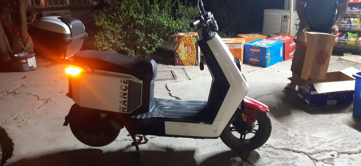 سلام عليكم دراجه شحن بوليس دراجه حلوه نضيف شخط ما بيه دراجه ملفه 1.400 بطاريته جديد سعره 600  مكان بغداد ساحد عدن رقم راعيه راسلني خاص


**إذا كنت صاحب هذا الإعلان وتريد حذفه لأي سبب، رجاءا أرسل رسالة إلى الدعم الفني**