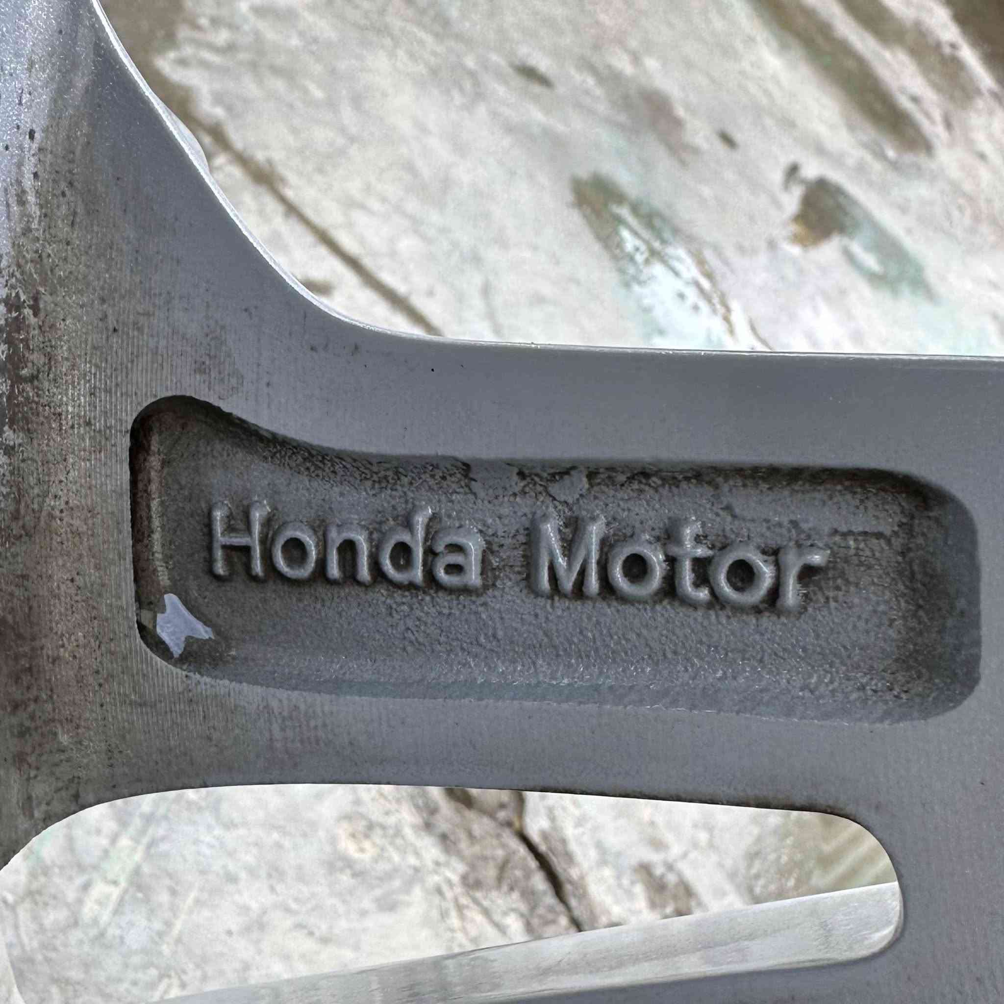 وصول ويل هوندا اصلي تفصيخ USA 🇺🇸
حجم 17 مع تايرات مشلن و good year 
المكان بغداد السيدية 📍
📞 ***********
