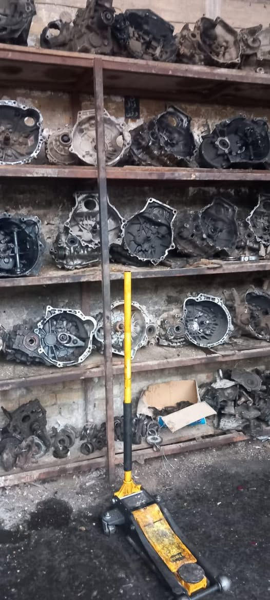 سلام عليكم شباب تصليح كيرات سايبه 🚕طيبه 📍بيجو 🛠️سمند  كافه انواع الكير العادي ( اكو خصومات) وشغل عل ضمان 🚕 والتصال علا ارقم (***********)
