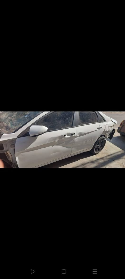 النترا وارد كندي فووول
حادثها موضح بصوره
تبديل قطعتين بنيد وجاملخ وصبخ فقط
سياره فول بصمه
فتحه سقف
كراسي تدفئه
كامرات
شاشه متصله
ماشيه ٣٣ الف
سياره بدون رقم بسمنا
سعر 132 وبيها مجال 
اي استفسار واتس أب متواجد
***********
