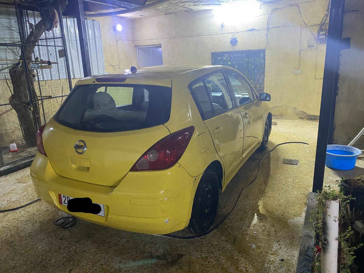 سلام عليكم سياره نيسان  افيرسه مديل٢٠٠٧ رقم تجف مكان سعر ٦٠ ورقه الكوت رقم الهاتف***********
