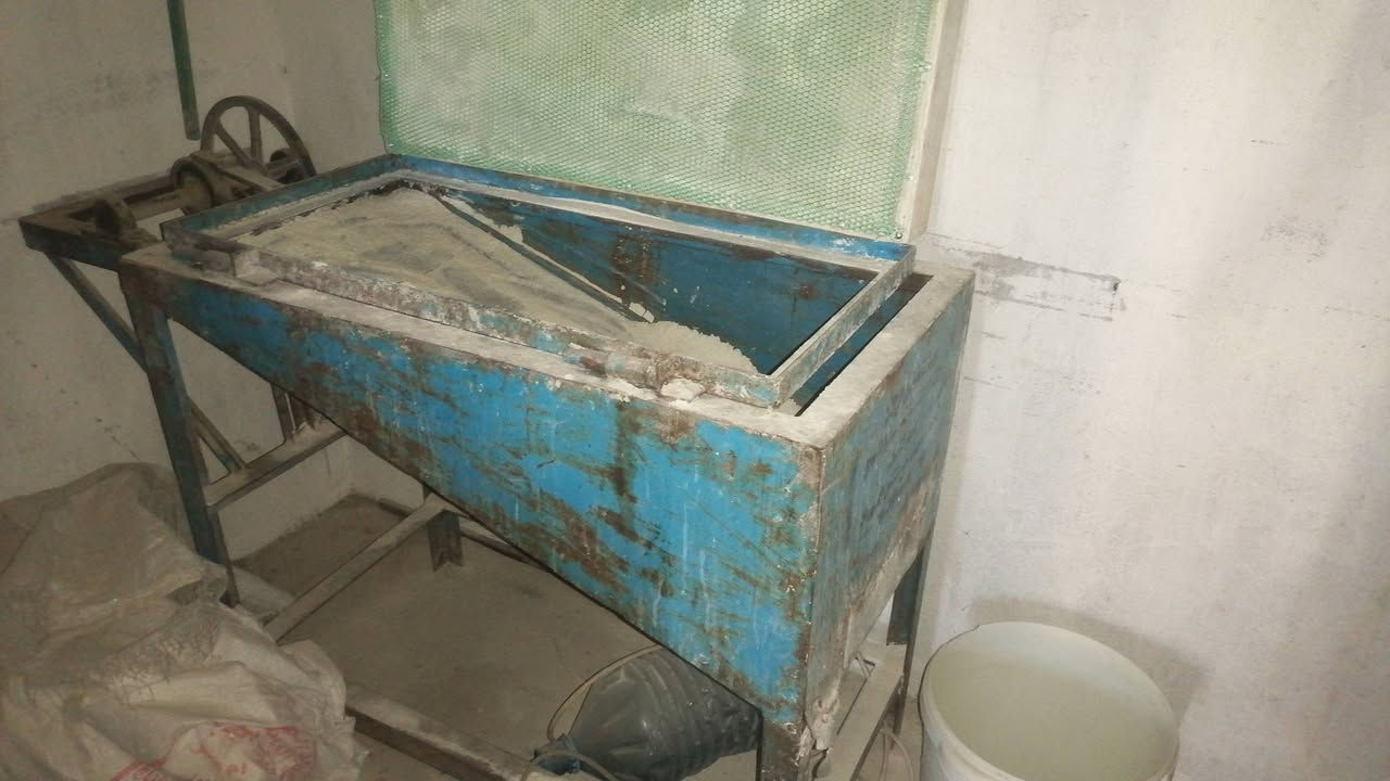 السلام عليكم غراض محل للبيع للإستفسار ***********
