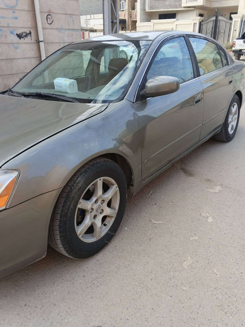 نيسان موديل 2005
سعر 60وبيه مجال مكاني بغداد شعب 
***********
