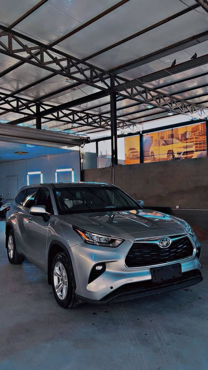 السلام عليكم

تيوتا هايلاندر موديل ٢٢ هايبرد محرك ٢٥٠٠ وارد امريك
السعر 238 ورقه 
رقم بغداد مشروع وطني تترقم باسم المشتري 
الحادث موضح بالصور بدون دواخل شواصي سليمه  
الفئه LE

٧ راكب كشن متصل

المواصفات معروفه 
تحكم ستيرن 
تحكم اوتو جميع النوافذ
شاحن USB عده مخارج امامي وخلفي 
تبريد قطعتين امامي وخلفي 
ثلاث انضمه قياده ايكو وعادي واسبورت 
تحكم مري جانبيه
حساسات مري جانبيه
دخول ذكي 
لايت زينون 
جنطه كهرباء 
وهواي مواصفات بعد السياره خير من الله مال بيت للجنايه ماشيه 38 الف مشي امريكا نفسه 

مرفق صور الحادث ورقم الشاصي 

تعمير درجه اولى بدون اي نقص 

بغداد /زيونه 
للاستفسار
 📞 *********** ☎️ 
غير متواجد عالفيس
