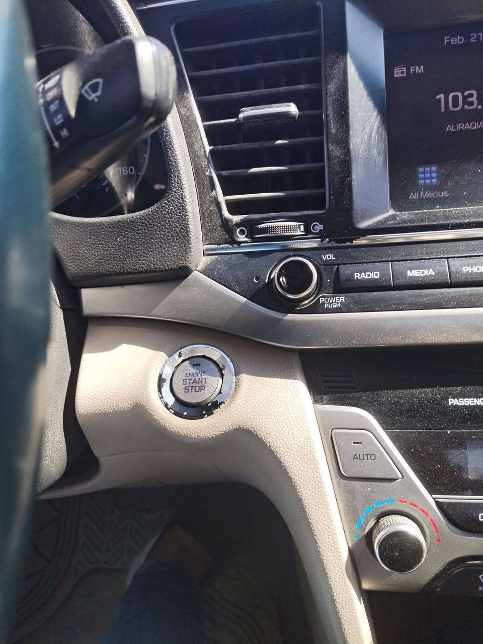 السلام عليكم الانترا موديل 2018 وارد امريكي حادث بنيد نفس راجع  وجاملق تبديل اصلي نفس لون  شرط بدون  كفاله شواصي و لغود 
صور الحادث موجود داخل لمنشور 
مكينه وگير وتخم تاير وصدر خير من الله
منضومت غاز بيه كامله  
فول مواصفات واحد ع واحد 
سنويه بسمي مصفر من كلشي 
سعر 122وبيه مجال 
مكان بغداد سيديه 
***********
