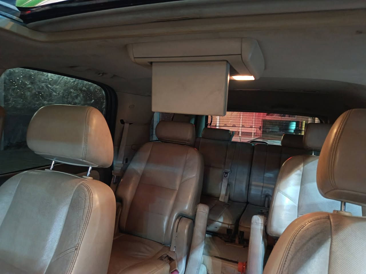 سلام عليكم ورحمة تاهو البيع و مراوس حسب القناعه الفين 2009التيزت فول موصفات جازه من كلشي رقم وسنويه أربيل كفاله عامه السعر 90وبيه مجال الستفسار***********
