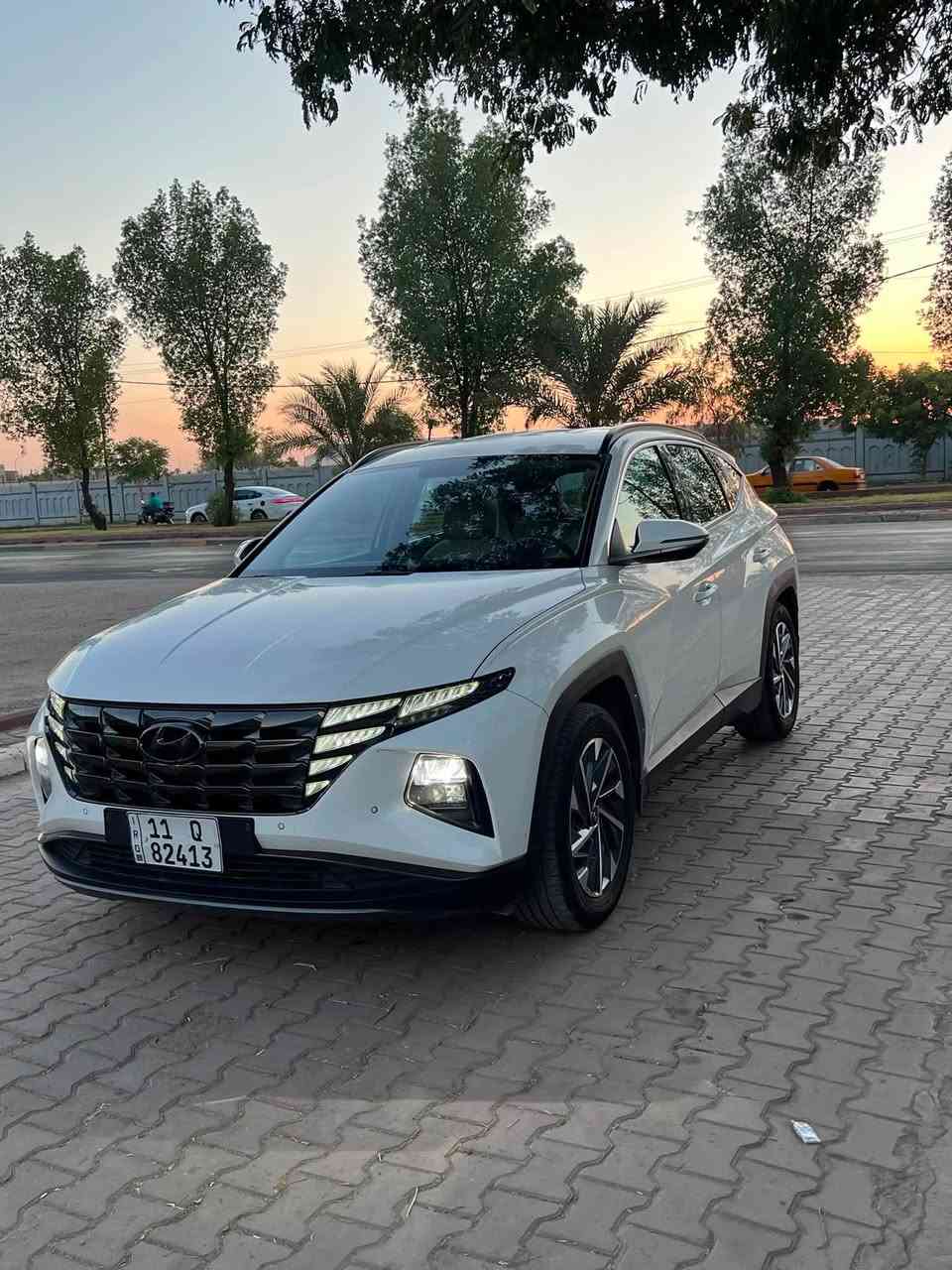 توسان ٢٢ خليجي ماخذهة بأيدي من الشركة زيرو حتى كتلوكات الشركة بعدهة بيهة 
كفالة عامة من كل النواحي مكينه كير تبريد تخم تاير صدر حداديه كلشي جاهز بيهة  رقم بغداد بأسمي 
موصافاتهة :-
 -بصمة
-بصمة ابواب
- تحكم ستيرن  
- ⁠مري ترحيب شفط
- كاري بلي 
- مثبت سرعه
- كامرة خلفية بارك
- تحكم ستيرن
- شحن واير ليس
- ⁠حساسات اماميه خلفيه 
- قطعتين تبريد 
- داخل الونين شاشه جبيره شحن وآيرليس
- ⁠سايد بريك بصمه 
- مري شفط 
- كراسي كهرباء 
- ماشيه ٩٥ الف حقيقي 
- تشغيل عن بعد
- كشنات كهرباء 
- مكان السيارة بغداد / البياع 

🔴السعر ٢٠٠ 
للاستفسار الاتصال او واتساب على هذا الرقم حصراً 
***********
