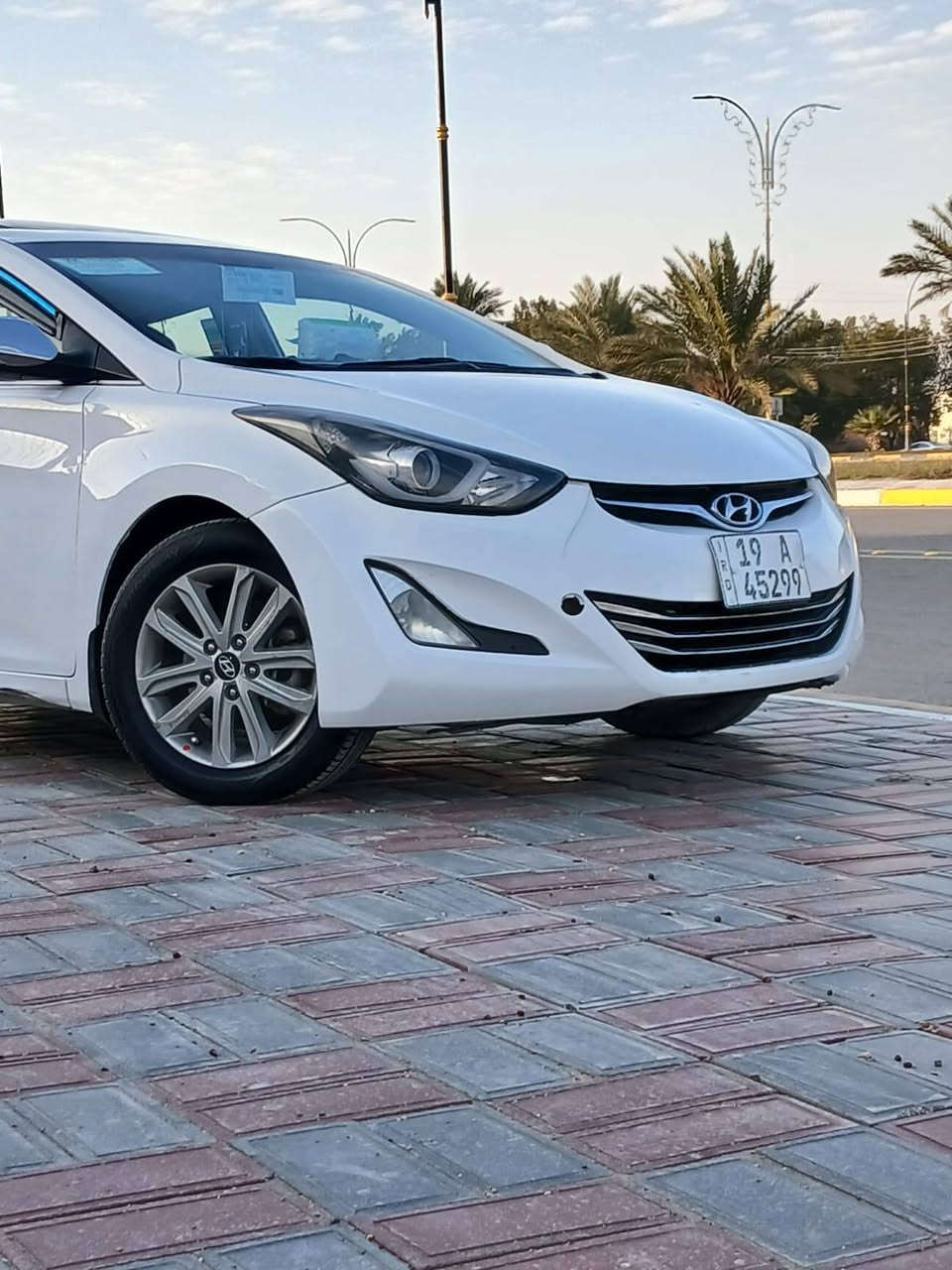 سلام عليكم سيارة نوع النتره مديل 2015 خلجيه مكفوله كير مكينه حداد تخم تاير تبريد مكينه دوش 1800دوش السياره فول مواصفات واحد عله واحد تحكم ستيرن جهتين مرايات شفط تبريد قطعتين شاشه كامره حساسات امامي خلفي  السعر 118 وبيه مجال العلوان كربلاء رقم الهاتف***********
