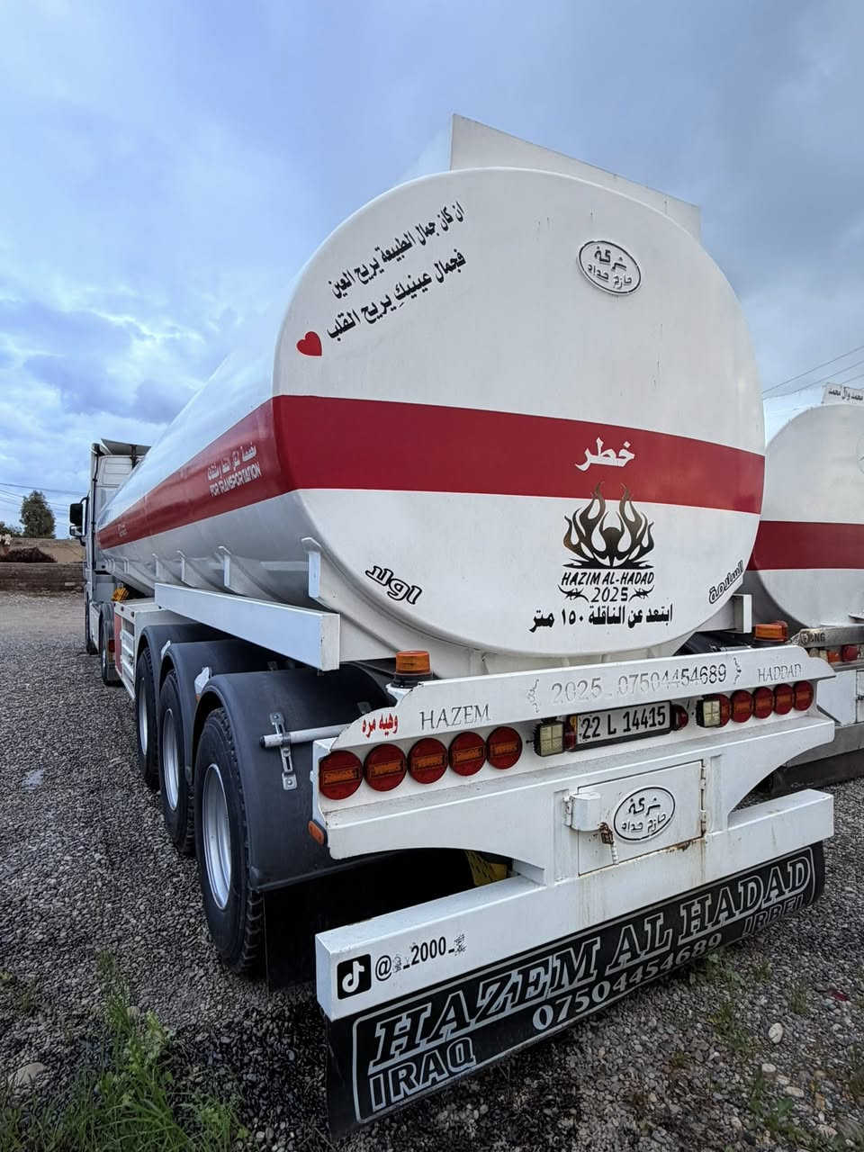 #مرسيدس اكتروز تريلة صهريج للبيع 
موديل 2015 بلادي
حجم 1844
مواصفات رتايدر كاميرا حساس 
ثلاجة حاكية 
ماشي 800 الف بلادي
صهريج فصال شركة حازم حداد 2025
السيارة جاهزة ومكفول و فول مواصفات 
رقم أربيل سنويا ارقام جديد
عنوان موصل برطلة معرض الحجي فارس
***********
***********
