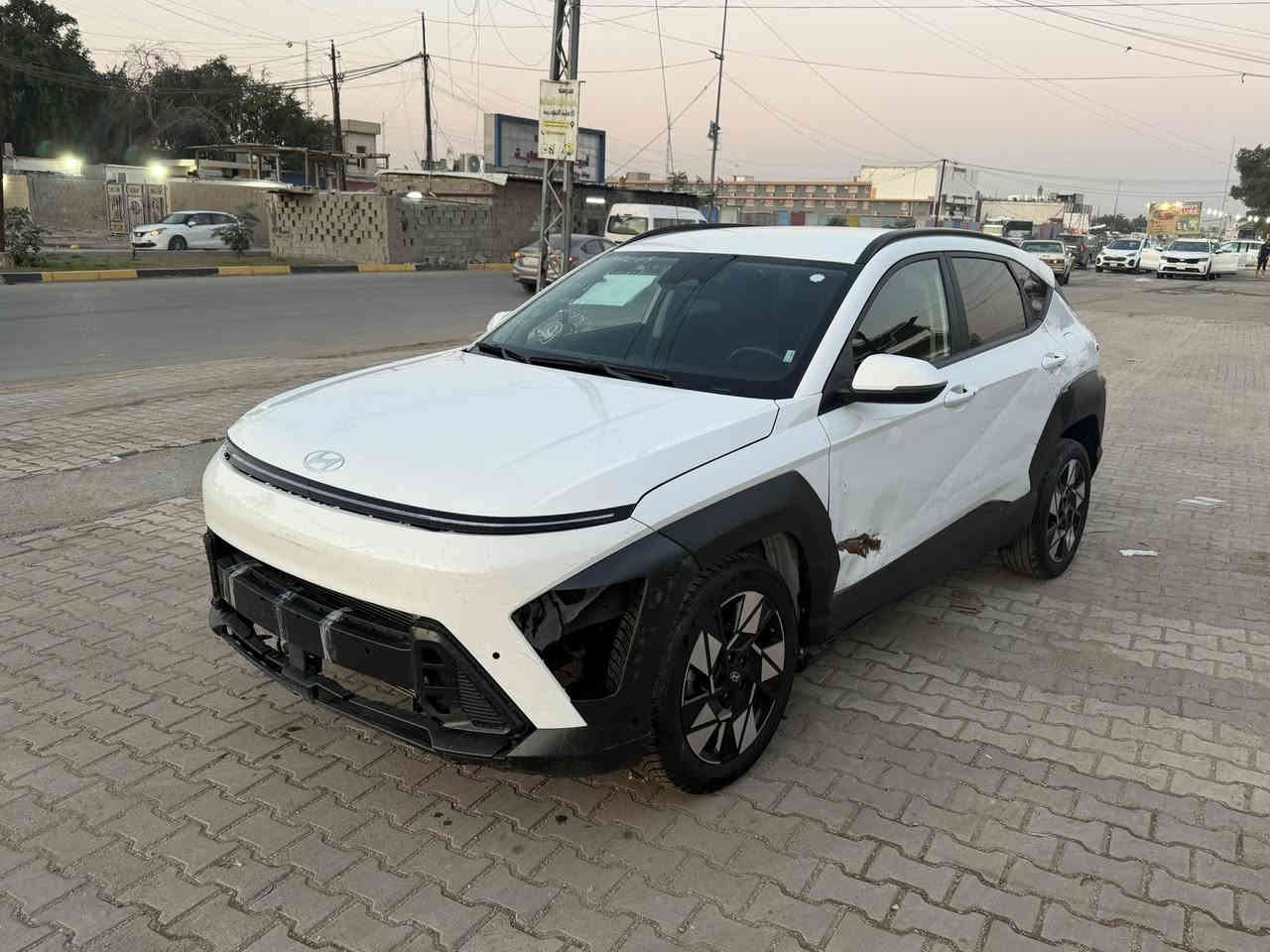 كونا 2024 دخول جديد محرك 2000 دوش اللون ابيض ثلجي  منفيست بأسمي مواصفاتها (بصمه _ تشغيل عن بعد _ سايد بريك دگمه _ تدفئه بالكشنات _ فور ويل _ تدفئه بالستيرن _ مانع انزلاق _ رادارات امامي وخلفي وجانبي _ اشاير بالمري _ فول تحكمات بالستيرن _ شاشه كار بلي متصله _ كاميرا خلفيه دواره _ اوتو هولد )السياره حادثها موضح بالصور (((للبيع فقط على هذا الوضع بدون لوحات)))
السعر ؛ 142$ وبيها مجال 
العنوان : بغداد 
***********
