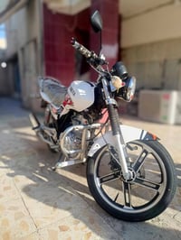 السلام وعليكم هيوشه للبيع بي اواق ومكمرك هاي النضافه كدامك مكفول من كل...