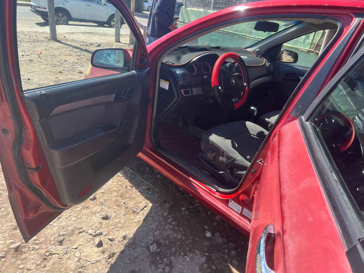 السلام عليكم 
افيو موديل 2009 للبيع

كير اوتوماتيك  

كير ومحرك خير من الله 

ضربتها باب الخلفي وجاملغ جه سائق وبيها شخوط بسيطه موضحات بالصورة

السيارة مشروع وطني باسمي مداور ثاني يوم باي محافظة

هزة جديدة 

سنوية ل 2028 

مكان السيارة محافظة بابل الحلة 

السعر 45 وبيها مجال بيع مستعجل

الاتصال *********** غير متواجد ع الفيس والواتساب
