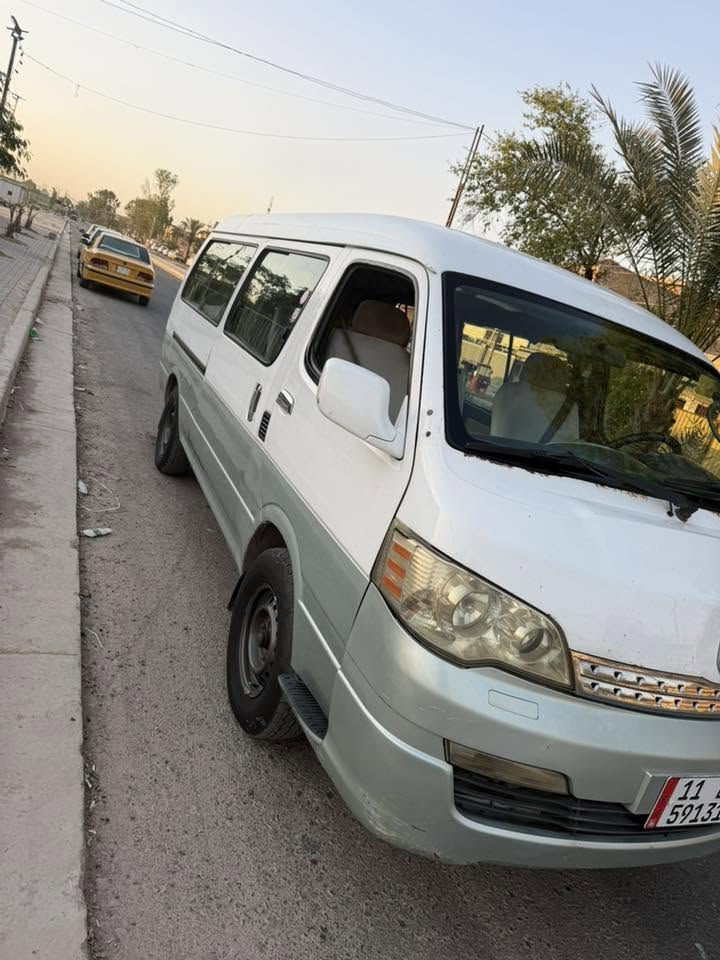 السلام عليكم جنبي H1 موديل 12 عكيليه مكينه فتون مكينه كير اكسل كفاله بارد قليل واضح بلصور سياره مغلفه  اربع جاملغات صد امامي خلفي جديد تخم تايرات السنويه جيديده لل31 السعر 75 الاتصال عله ***********
