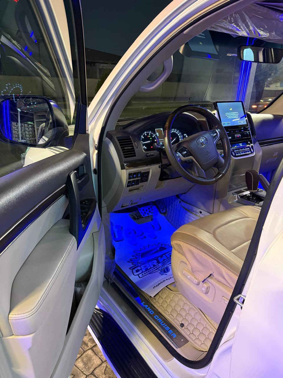 سلام عليكم
لاندكروز 2019 كراند ضمان شركه ساز SAS 
ماشيه 78 حقيقي 
مكفوله من الصبغ والتبديل 
رقم بغداد سنويه ابسمي هزه وفحص جديد 
4 بصمات 
صندوك كهرباء 
دشبول لكزز 
كشن ٢ كهرباء
مواصفاتها معروفه 
مكانها بغداد شارع فلسطين
***********
