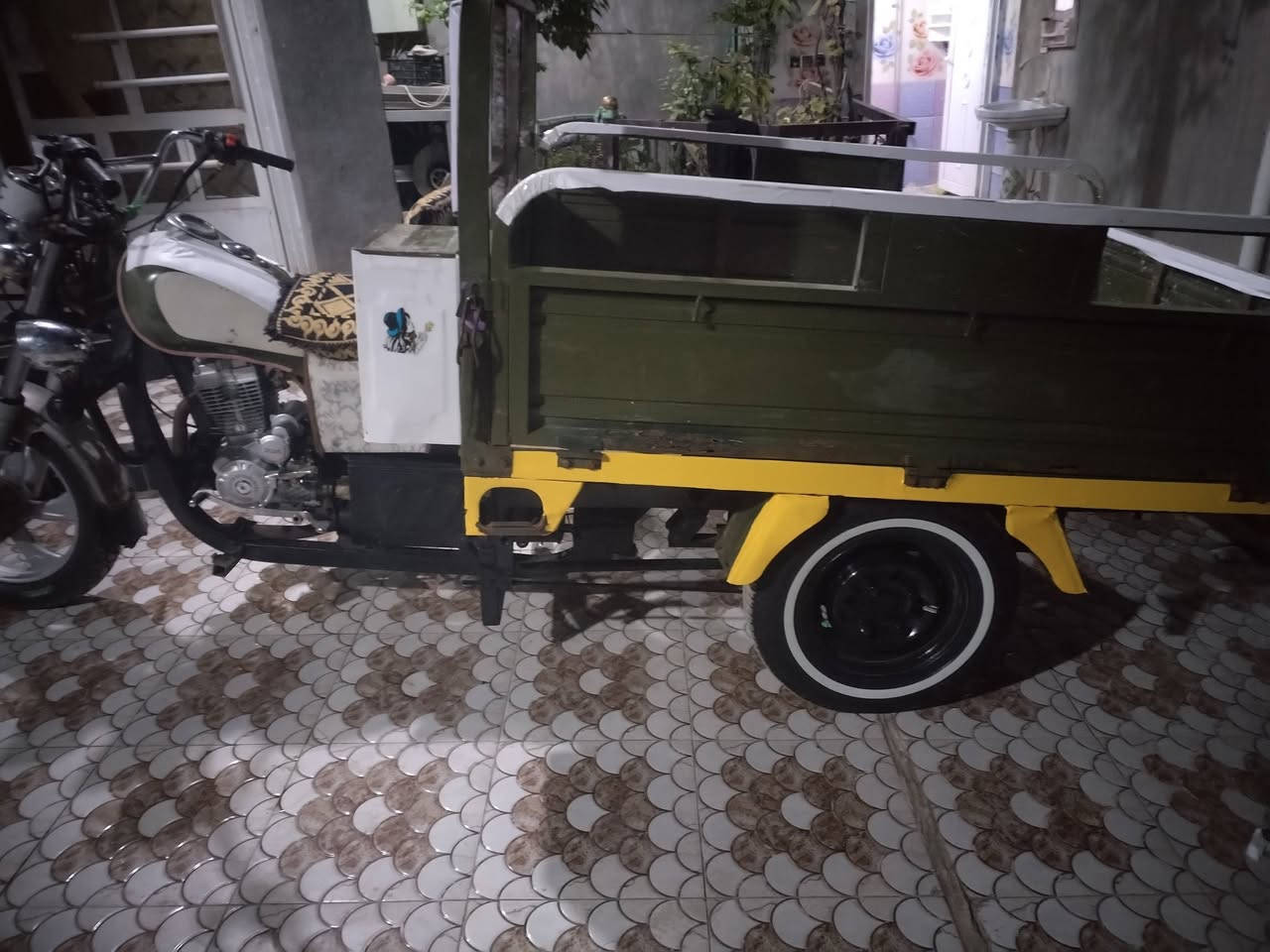 السلام عليكم ستوته موديل 2019 لون زيتوني ركبه كفاله عامه أوراق كفاله عامه اصوليه مكفول من كلشي كهربائيات شغاله مكينه 2025 صارلها 20 يوم من شادها ستوته خير من لله سعر 1400 وبي مجال لشراي  رقمي ***********
