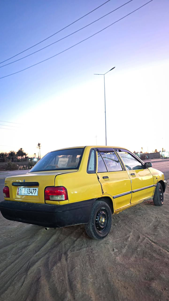 السلام عليكم اخوان سايبة للبيع موديل 2013 رقم انكليزي بغداد بأسمي مصفرة هيئة وغرامات محرك وكير والكهربائيات  مرتبة تخم تاير جديد للبيع أو مراوس سعرها 20 وبيها مجال 
رقم موبايلي : ***********
