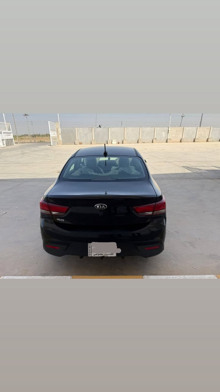 كيا ريو S 2019 جاهزة مال بيت بيع مستعجل
السلام عليكم كيا ريو S 2019 وارد امريكي محرك 1600 المرغوب ماشية 55 الف فقط ترايها زيرو
مواصفاتها شاشة وكامرة خلفية نظام مانع انزلاق Abs الجام كهرباء لايت اوتو  تخم تاير جديد باتري جديد تبريد ثلج منظومة جديدة حدادية مال زيرو مابيهه أي نقص جاهزة من كل النواحي وأحلى من الصور كير مكينة كفالة حادثها بنيد وجاملغ جهة اليمين وبالعراق تبدلت الباب ايضاً جهة اليمين رقمها قادسية معوقين باقيلها 7 أشهر وتصير حرة مكانها النجف بيع نقداً فقط 
السعر 95 ورقة 
***********
***********
