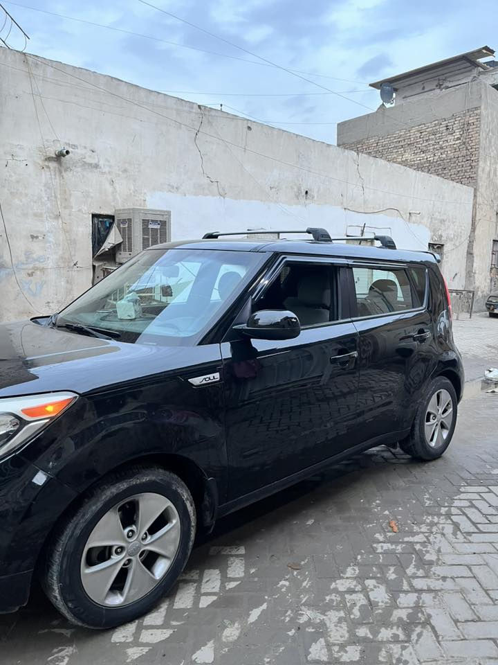 سلام عليكم
من رخصة الادمن 
كيا صول 2016 نص فول
رقم بغداد مكاني بغداد 
وارد امريكي 
شاشة كبيرة + كامرة خلفية + حساسات + مثبت سرعة + انظمة قيادة + نظام الأيكو + تبريد ثلج ❄️ + تدفئة قوية + تخم تاير جديد + حدادية جاهزة + كير محرك مكفولات / ماشية 98 الف
كفالة عامة عدا البنيد بدوون اي دواخل /
محرك 1.6 
سيارة بدون اي نقص وتلمع لمع مداريها واحلى من الصور / بسمنا تحويل ثاني يوم || سعر 120 وبيها مجال بسيط 
***********
***********
