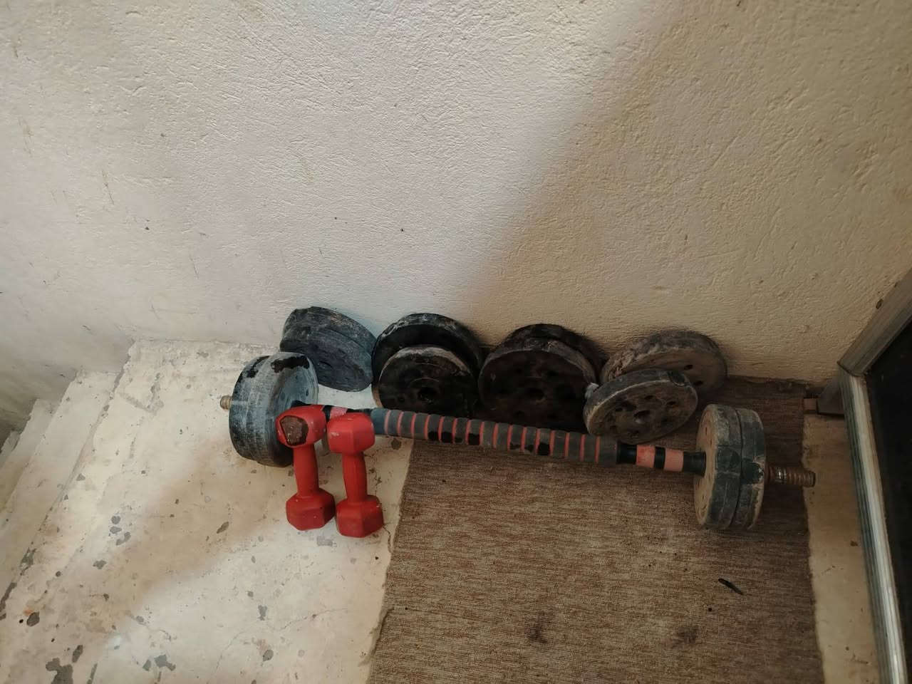 متاح اثقال مع دمبلصات مع كرسي رياضي
السعر كلهن ب50
مكاني العمارة ابو رمانة


**إذا كنت صاحب هذا الإعلان وتريد حذفه لأي سبب، رجاءا أرسل رسالة إلى الدعم الفني**