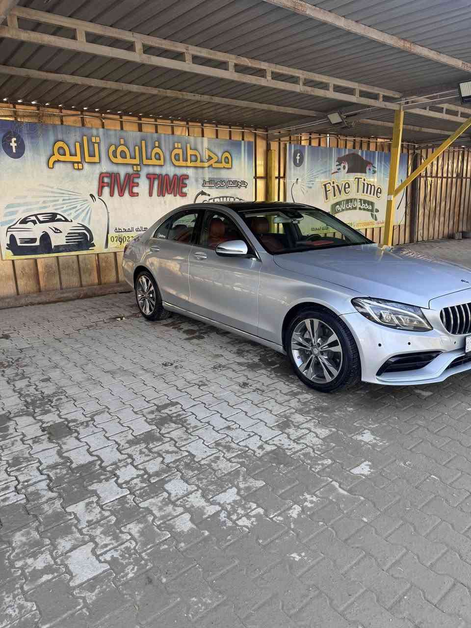 السياره C300 4matic  موديل 2016  السياره دبل ماوس داخل احمر بنوراما رادار الكشنات ٣ وضعيات خزن ميموري حتى تجوه الراس كهرباء خمس وضعيات قياده قطعتين تبريد البگ لايت led تحكمات ستيرن رقم سليمانيه تحويل ثاني يوم ماشيه 109 الف حادثها موضح بالصوره  حيل خفيف وحلو السعر 215 وبيها مجال للتواصل *********** مكان السياره بغداد المنصور او بابل
