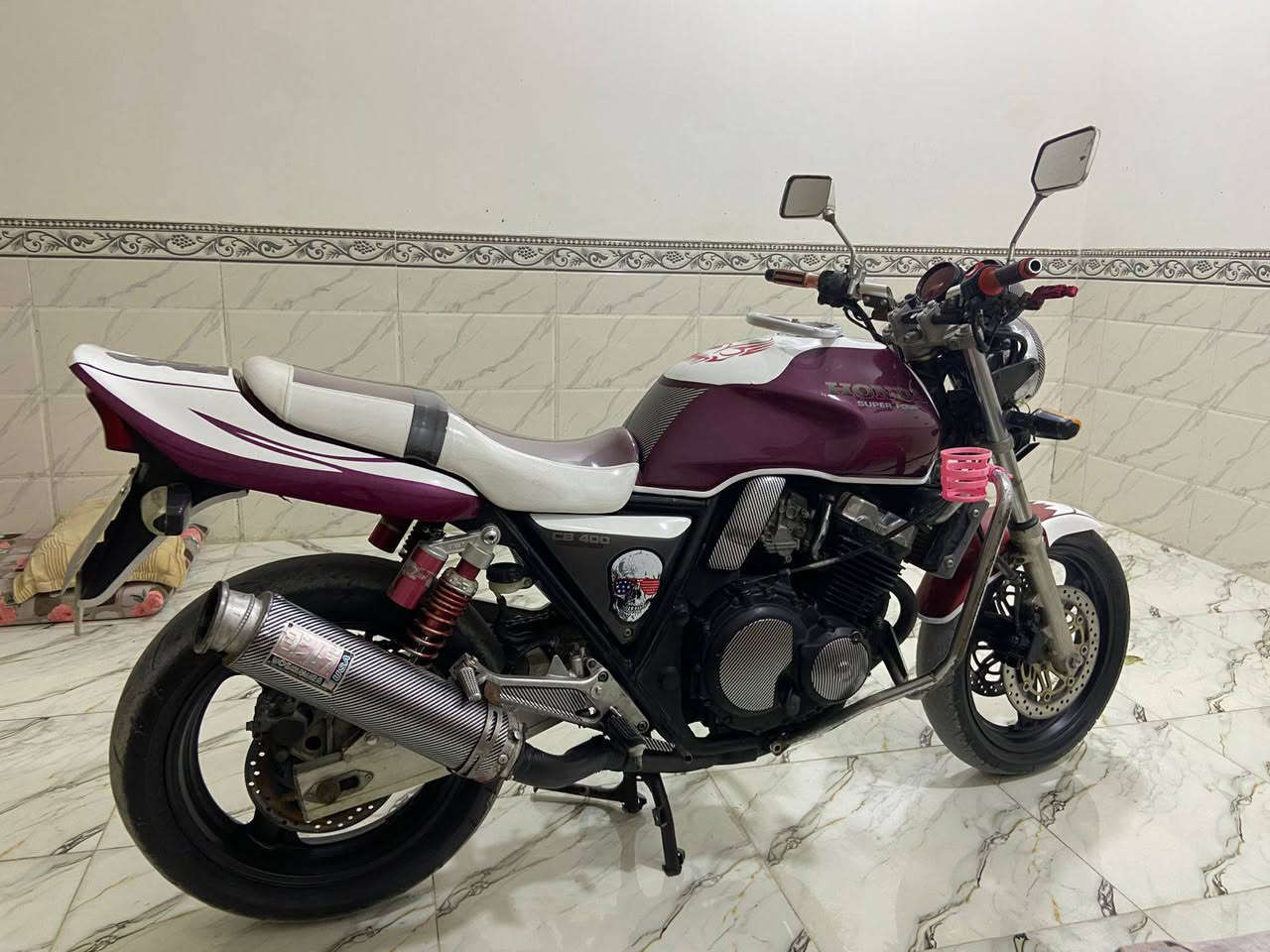 ياالله
هوندا سي بي 4 محرك 400جيل اول16ولف كشر بلادي قطرت صبغ مابيه دراجه فول صالنصا رياضي شرط فصله نار ڱڵـه شغاله مابيه ايي نقص  نشاط ومعدل فول شرط عل3بطناش للبيع او مراوس سعر 12ونص وبيه مجال شعدك دراجه اراوس عادي وفحص وين متريد دراجه مرتبه وجاهزه عل ٱڅڑ مكاني رمادي 5كيلو والمو شراي  لايكسر بيه فدوه للستفسار ***********
