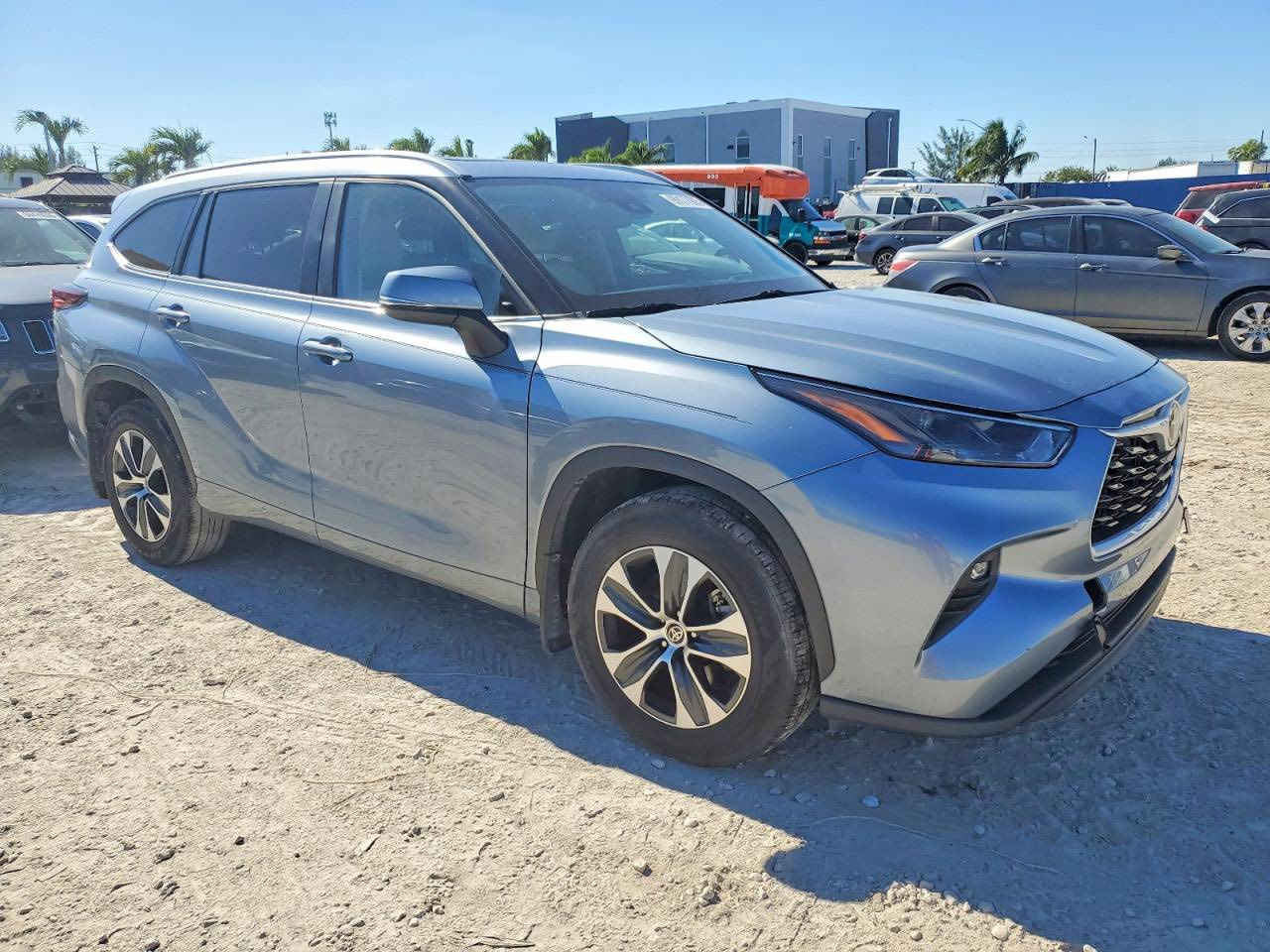 TOYOTA HIGHLANDER XLE 2024
تيوتا هايلندر 

المواصفات : XLE

الحادث : موضح بالصور 

تعمل و تسير 
ماشيه :  13.794 مايل 
محرك 4 سلندر 2400 تيربو 

تاريخ المزاد الاثنين 2026/2/23

السعر  يحدده المزاد 

شحن الى اربيل عن طريق دبي او مرسين 

شركة الدرة مكتب الدرة 5 للمزادات الامريكة و الكندية فرع الانبار الرمادي 

للتواصل 
*********** 
***********
عمر الكربولي
