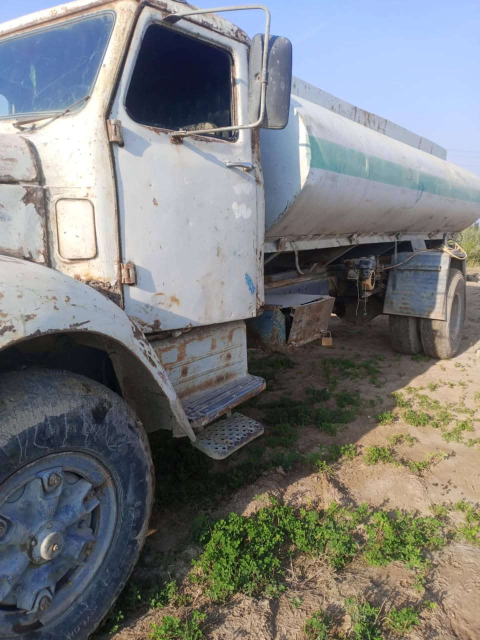 سكانيه للبيع 111 رقم نبار بس مادل صاحبه محرك و كير 112 مكفولات سياره جاهزه  ال شغل سعر 7.500 مكان بغداد سياحي ***********
