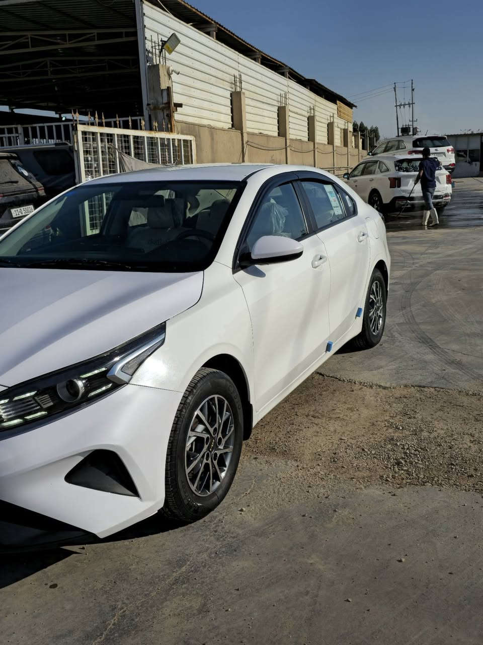 كيا سيراتو
موديل٢٠٢٢ محرك ١٦٠٠  رقم بغداد بسمي تحويل مباشر كير سبورت وعادي حساسات خلفيه موصفات عاديه مدوشمه عام درجه اوله ماشيه ١٣٩ الف تخم تاير  جديد  بيها باردين بسيطات بل هلال السعر ١٦٥ وبيها مجال 

رقم الموبايل ***********
