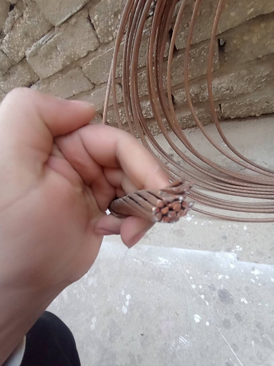 سلام عليكم سلك نحاسي قطر 95 ملم طول 38 متر للبيع مكان حله للاستفسار اكثر اتصل 
***********
