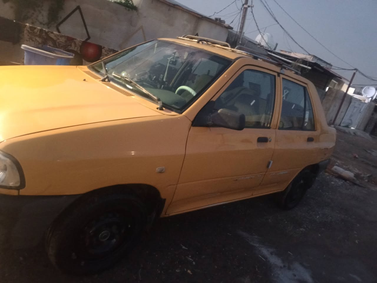 سلام عليكم سايبه موديل 15رقم نكليزي سعر 36 عنوان بغداد زحفرانيه سياره جاهزه ما عده بيها ضربه بصفحتي لقبق بانزين فقط رقم *********** وغير متواجد على لفيس
